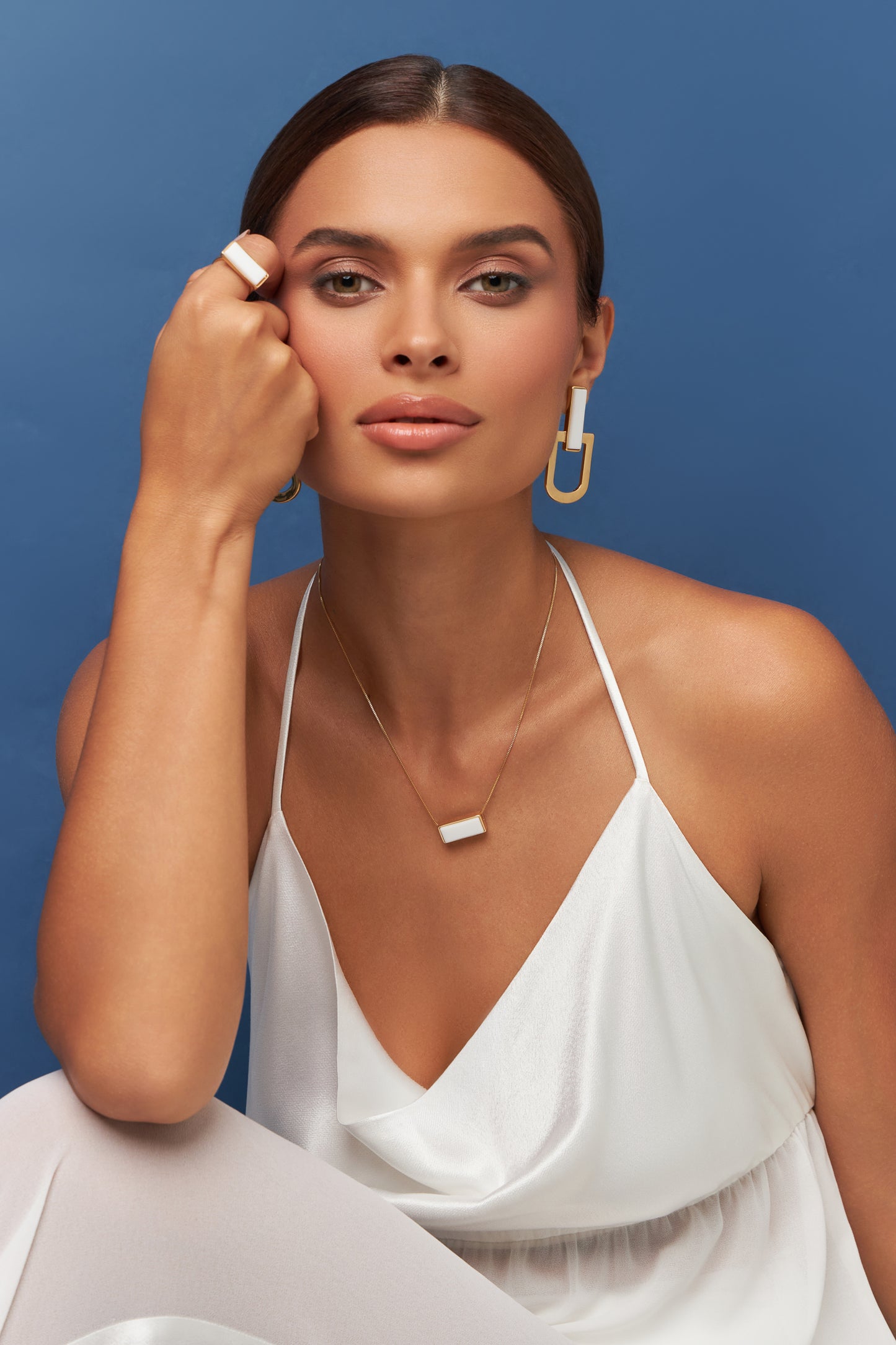 Anel Estrutura - Porcelana Branca | Semijoia Banhada a Ouro 18K