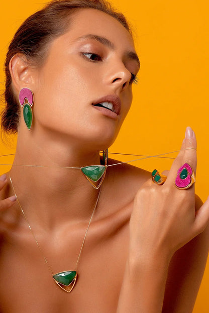Anel Flor de Lótus - Ágata Verde e Feldspato Rosa Pink lateral — Ouro 18K | Aimer Joias