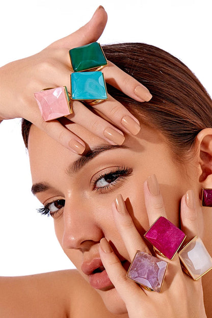 Anel Lírio - Quartzo Rosa detalhe — Ouro 18K | Aimer Joias | anel semijoia pedra natural